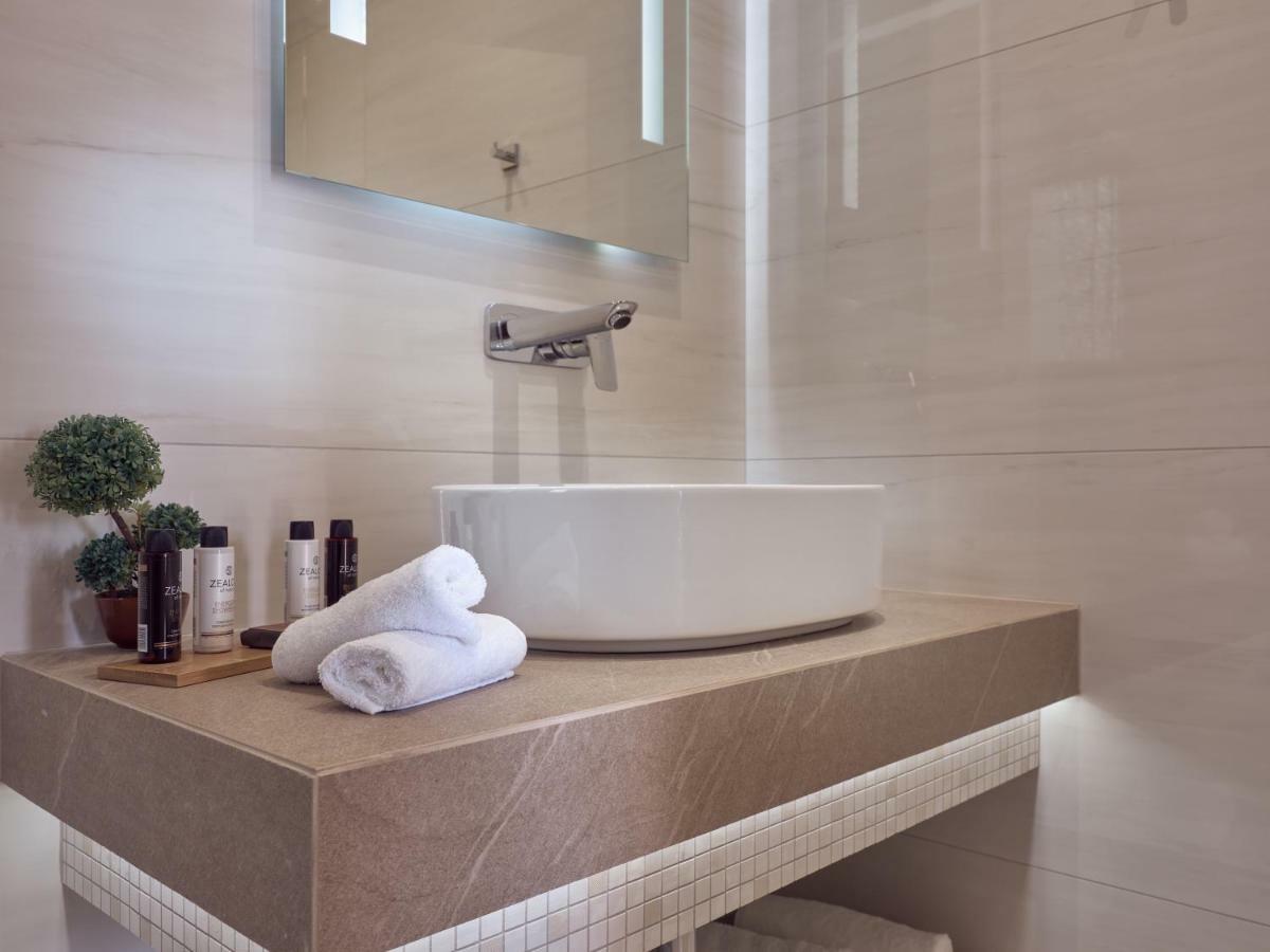 Golden July Luxury Villa Akrotiri  외부 사진