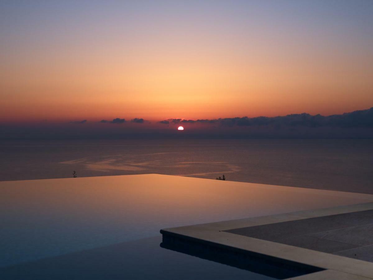 Golden July Luxury Villa Akrotiri  외부 사진