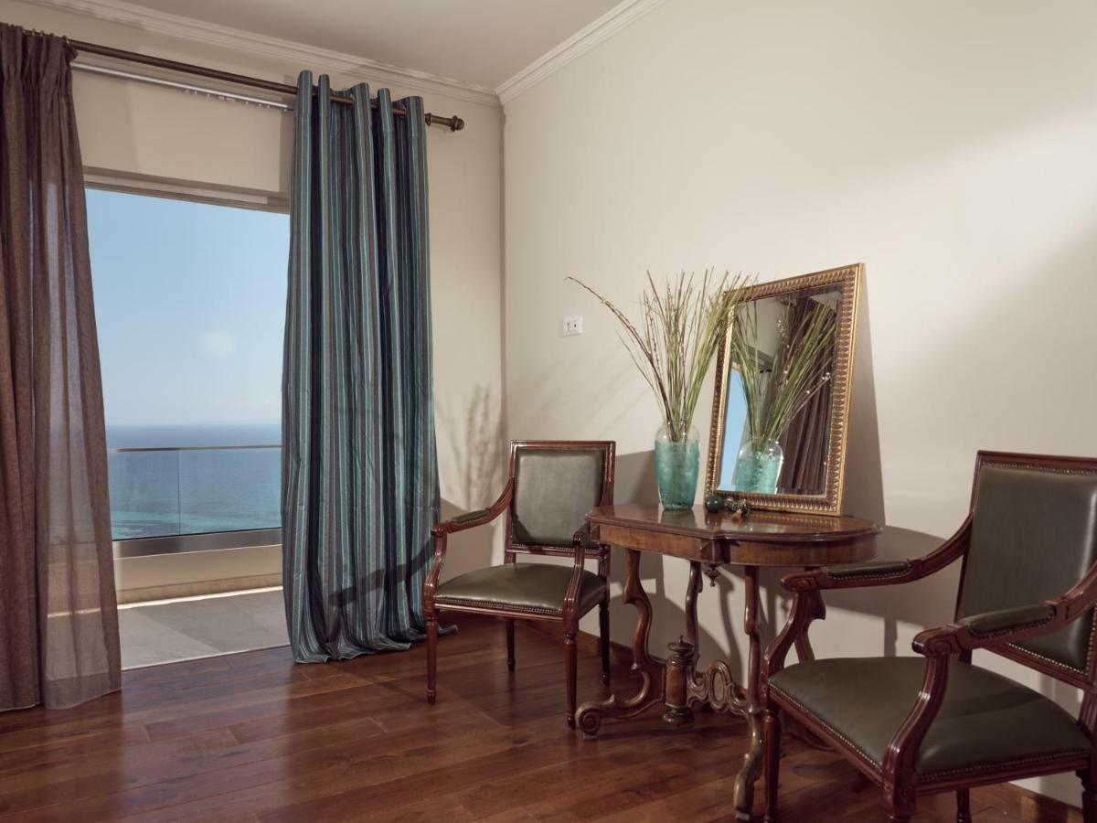 Golden July Luxury Villa Akrotiri  외부 사진